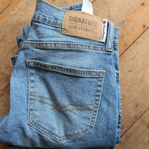Levi jeans